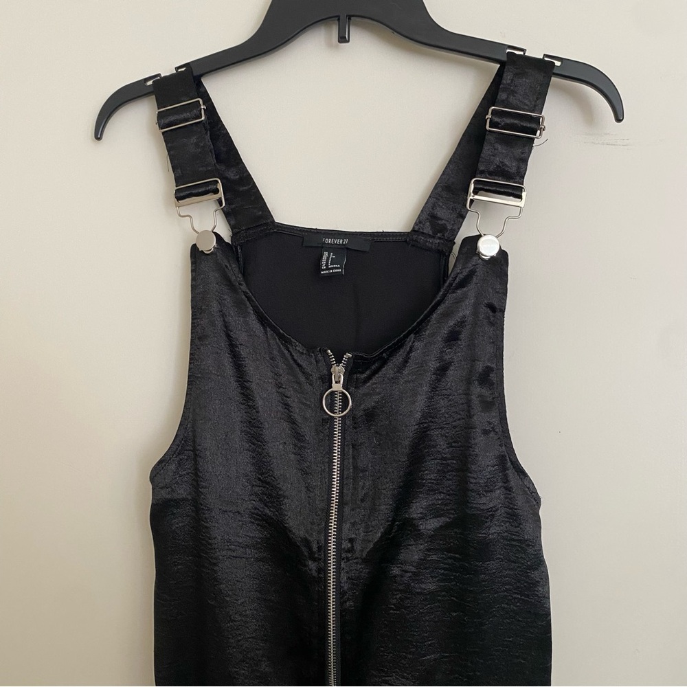 Overall pinafore o ring zipper satin pocket dress